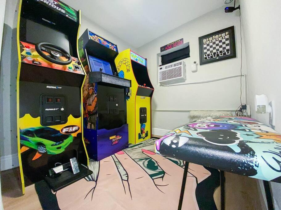 Unique Miami Art Escape W/ Hottub, Arcade & Murals Екстер'єр фото